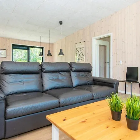 Casa vacanze 16 Person Holiday In