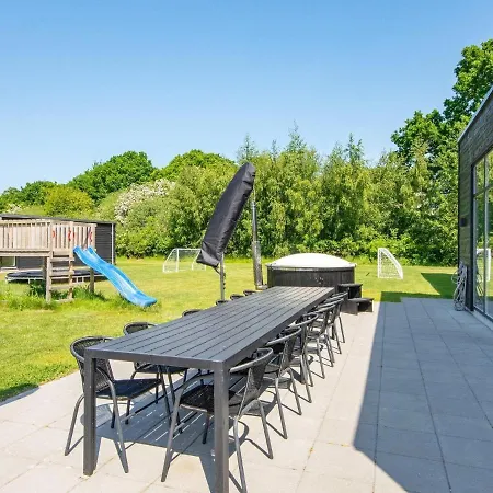 16 Person Holiday In * Glesborg