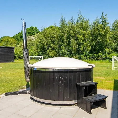 16 Person Holiday In * Glesborg