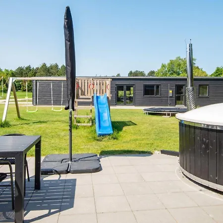 16 Person Holiday In * Glesborg